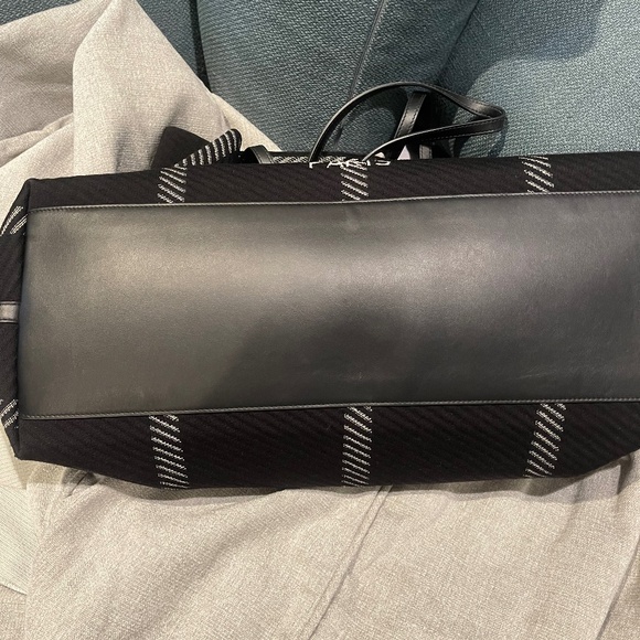 Alaïa Large Checked Logo Tote - Picture 6 of 9